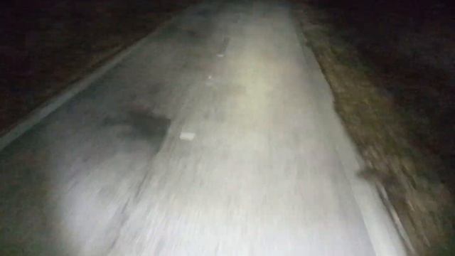 Fenix BC25R light on road смотреть онлайн