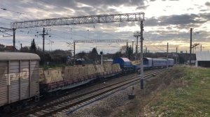 ВЛ8М-1515 с Ремонтно-восстановительным поездом.