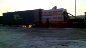 Погрузочный стол для загрузки контейнеров пиломатериалами