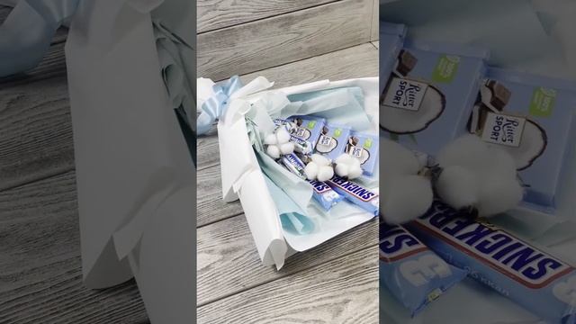 Букет из шоколадок «Чистое небо» / Букет из сникерсов и риттер / спорта / Сладкий букет  из конфет