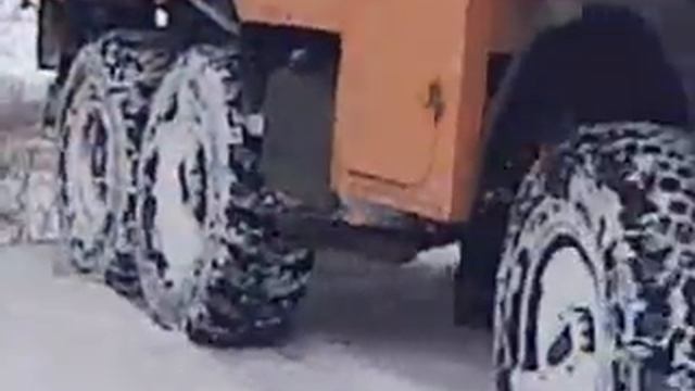 ГОНКИ ПО БЕЗДОРОЖЬЮ смотреть онлайн