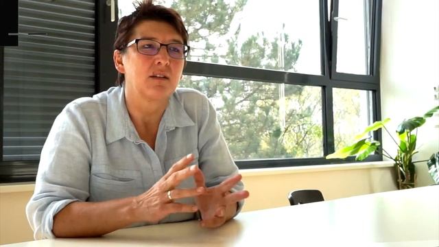 Sonja Ablinger: Die Notwendigkeit von Frauennetzwerken смотреть онлайн