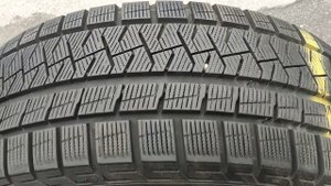 Pirelli ice Asimmetrico Plus 215/60R17