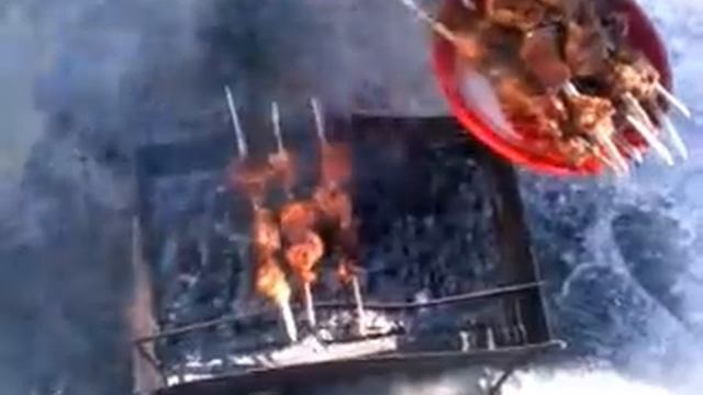 Шашлык зимой на 8 марта,08.03.2014. смотреть онлайн