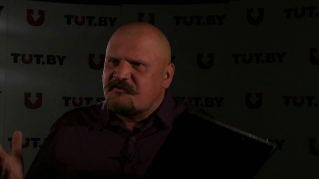 Читаем песни. "Переехало комбайном", "Нейро Дюбель"