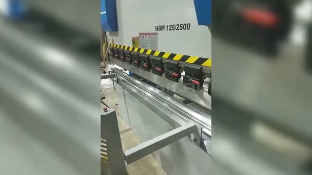 Гидравлический листогибочный пресс MetalTec HBM 125/2500
