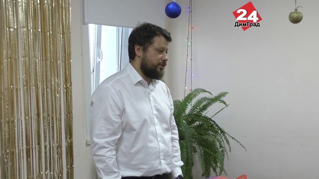 В ОЖИДАНИИ ПРАЗДНИКА И ЧУДЕС смотреть онлайн