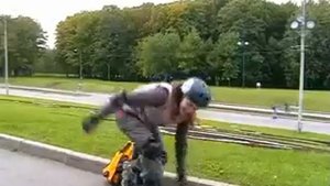 Roller Skating: маленький роллер в городе