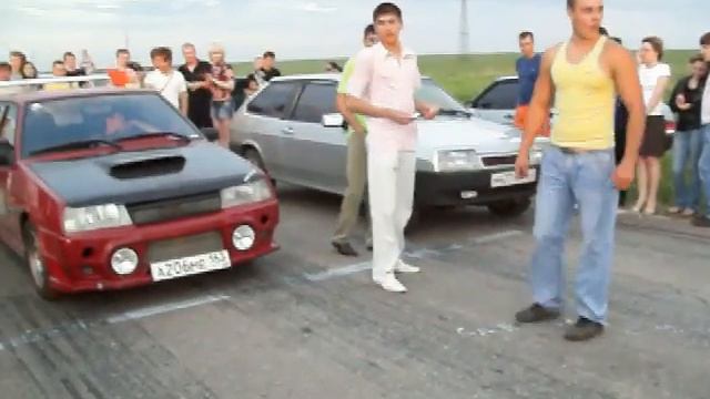 09 vs 08 drag.MOV смотреть онлайн