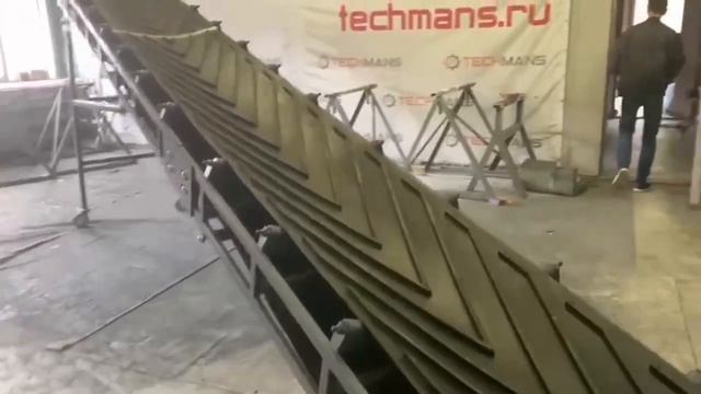 Ленточный конвейер для мусора