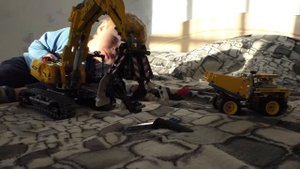 Перегружатель металлолома LEGO 42006