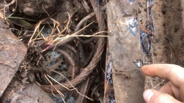 По прежнему коп металла вдоль дорог и они выручают))) смотреть онлайн