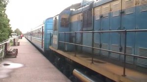 Тепловозы ТЭМ2 с вагонами электропоезда ЭР1 / TEM2 locos with ER1 EMU cars