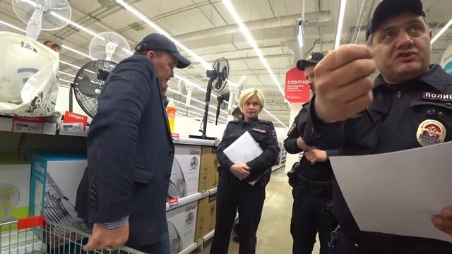 МУСОРША ЖЕСТКО ТУПИТ / ЗАВАРУШКА С МЕНТАМИ смотреть онлайн