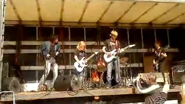 Åge Sten Nilsen Holy diver.dueet På åpningen av rocke containern på Greåker 28 August 2010 смотреть онлайн