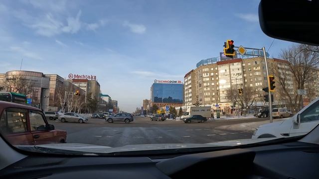 Проспект Республики в Астане. Улица Гёте. Улицы Астаны. Казахстан, 2024 год.