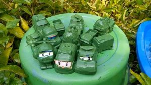 Membersihkan Mainan Robocar Poli, Helly, Amber, Poli.