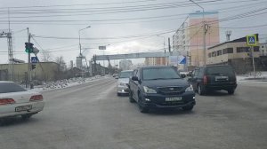 ПДД по Якутски. Как нужно выполнять поворот налево!