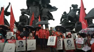 Мемориальный митинг в память 31-й годовщины расстрела защитников Дома Советов в октябре 1993 года