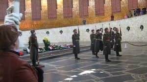 Смена почетного караула-Волгоград-Мамаев Курган
