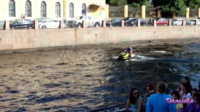 VLOG: Питер / день 4: музей восковых фигур, прогулка по набережной #тимохиныпутешествуют смотреть онлайн