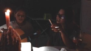 Девчонки испанки прикольно поют!