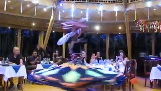 Египет.  Танец с юбками - танец дервишей. Танура