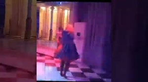 И снова раздувай ветер мне платье,согревай дыханьем своим...