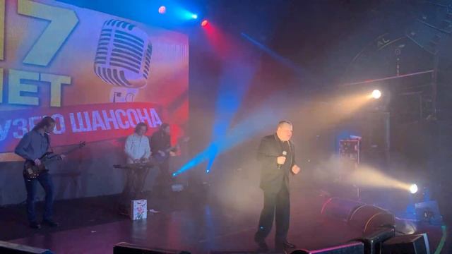 Виктор Ночной: В Петрограде-городе (сл./муз. Виктор Ночной-Антон Штерн)