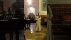 "По сенечкам Дуняшенька гуляла..." (народная песня)