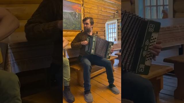 Сплясали и сыграли на гуслях в МУЗЕЕ Константина Васильева!