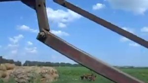 Не хитрый погрузчик тюков!!!!