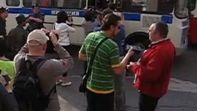 Жестокие задержания 31 мая 2010 на Триумфальной площади смотреть онлайн