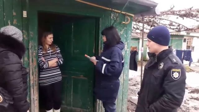 Покровський район:рятувальники та поліція провели рейд в приватному житловому секторі смотреть онлайн