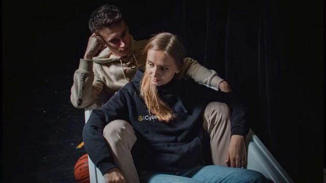 Как правильно презентовать логотип клиенту | Владислав Деревянных | Prosmotr