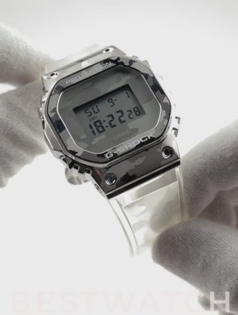 Часы Casio GM-5600SCM-1ER