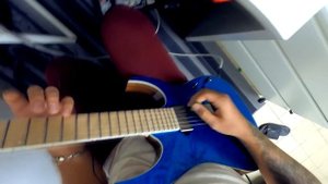 Переходы при штрихе - подсмотреть у Гилберта или умирать с гитарой?