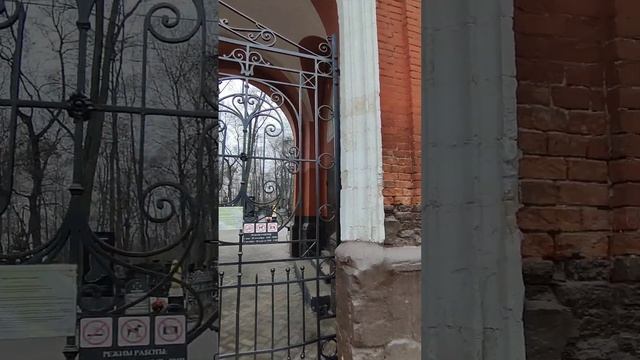 Окрестности ст метро Лефортово. Введенское кладбище.