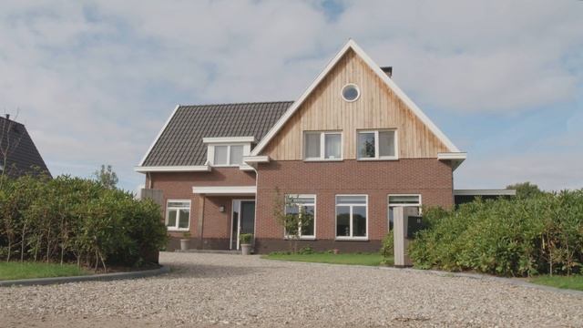 Fraaie, vrijstaande woning met schuur смотреть онлайн