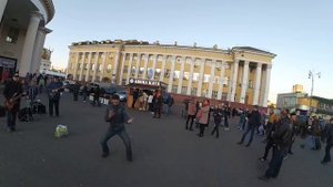 ЧУДО ЮДО НА КИЕВСКОМ ВОКЗАЛЕ НА ПОДТАНЦОВКЕ