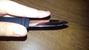 Ради просмотров проткнул ножом руку !