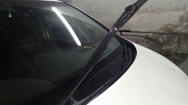 Honda STEPWGN RP3. Замена щёток стеклоочистителя ).