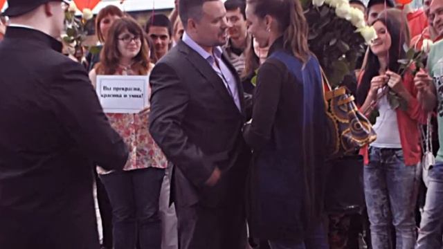 Предложение руки и сердца у ТЦ "Европейский"! © Простые Радости смотреть онлайн