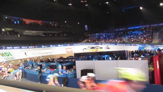 Niki Terpstra+ Iljo Keisse winnaars Zesdaagse van Rotterdam 07 Januari 2014 смотреть онлайн