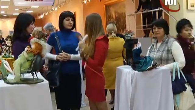 февраля на выставку кукол пригласила бердянцев мама Ольги Куриленко, преподаватель БГПУ Марина Аляб