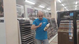 Ремонт и защита виниловой (и не только) плитки от царапин и черных полос. Мастика Forbo 898.