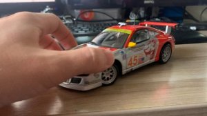 Обзор модель Porsche 911 GT3 RSR в масштабе 1/24 от Bburago
