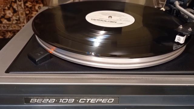 Слушаем пластинки: №10 - Песни Виктора Резникова из кинофильма "Как стать звездой" (1986) смотреть онлайн