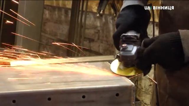 Скульптури із металобрухту: вінничанин з старих запчастин від машини створює скульптури