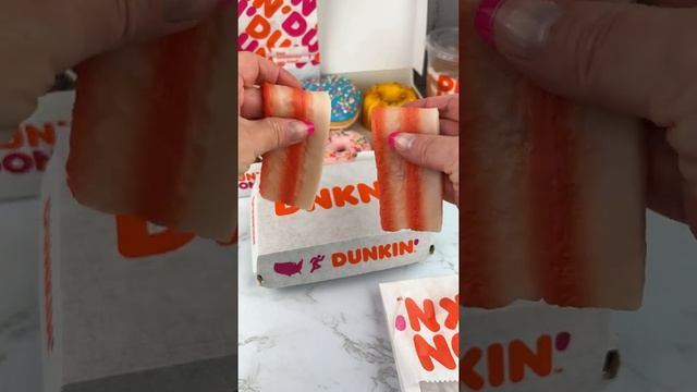 Распаковка игрушек-антистресс - игрушки которые выглядят как вкусные пирожки Dunkin Donuts!